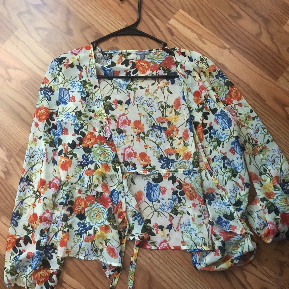Floral peplum shirt
